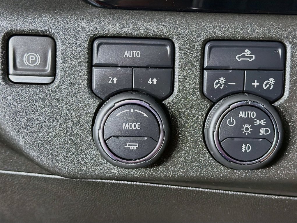 Used 2023 Chevrolet Silverado 1500 RST AWD/4WD image 15