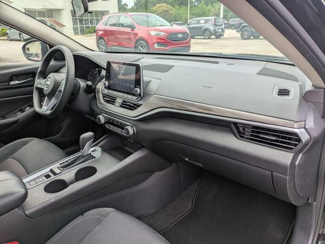 Used 2025 Nissan Altima 2.5 SV AWD/4WD image 37