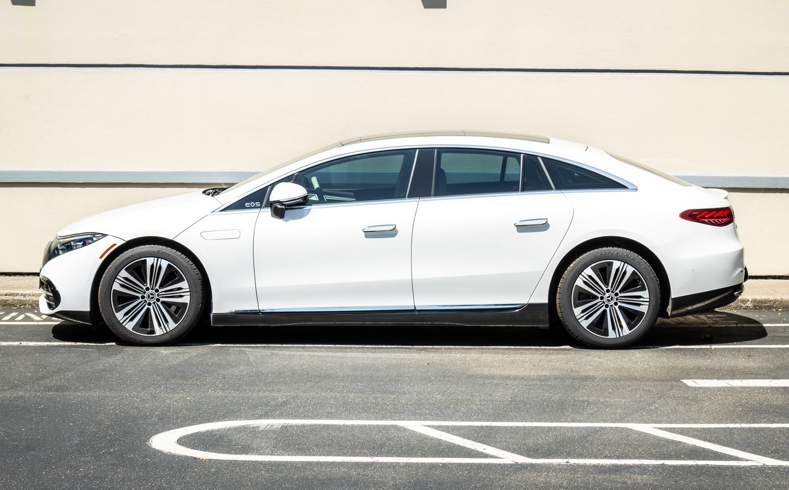 Used 2022 Mercedes-Benz EQS 450+ Sedan image 4