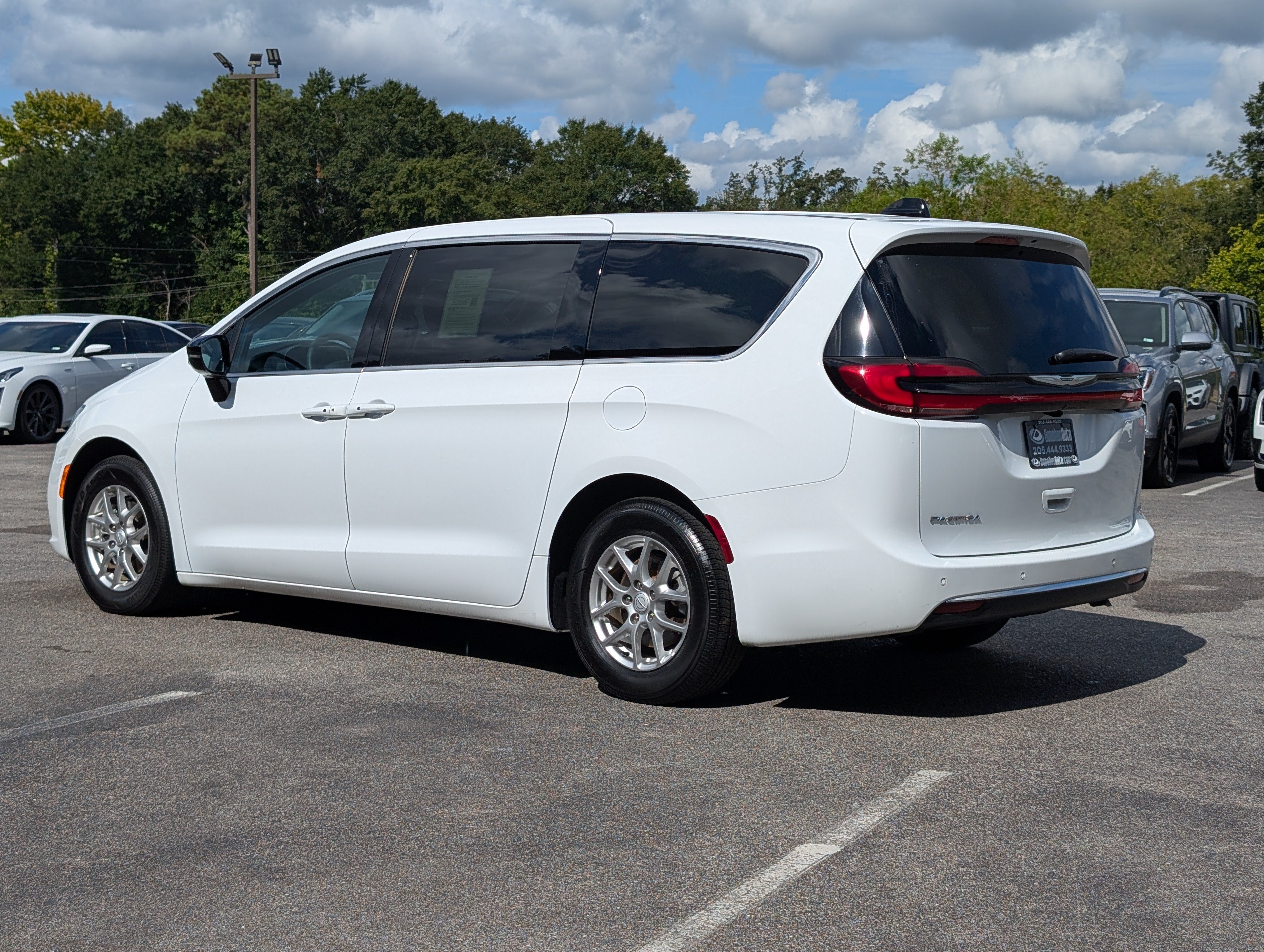 Used 2026 Chrysler Pacifica Select FWD image 7