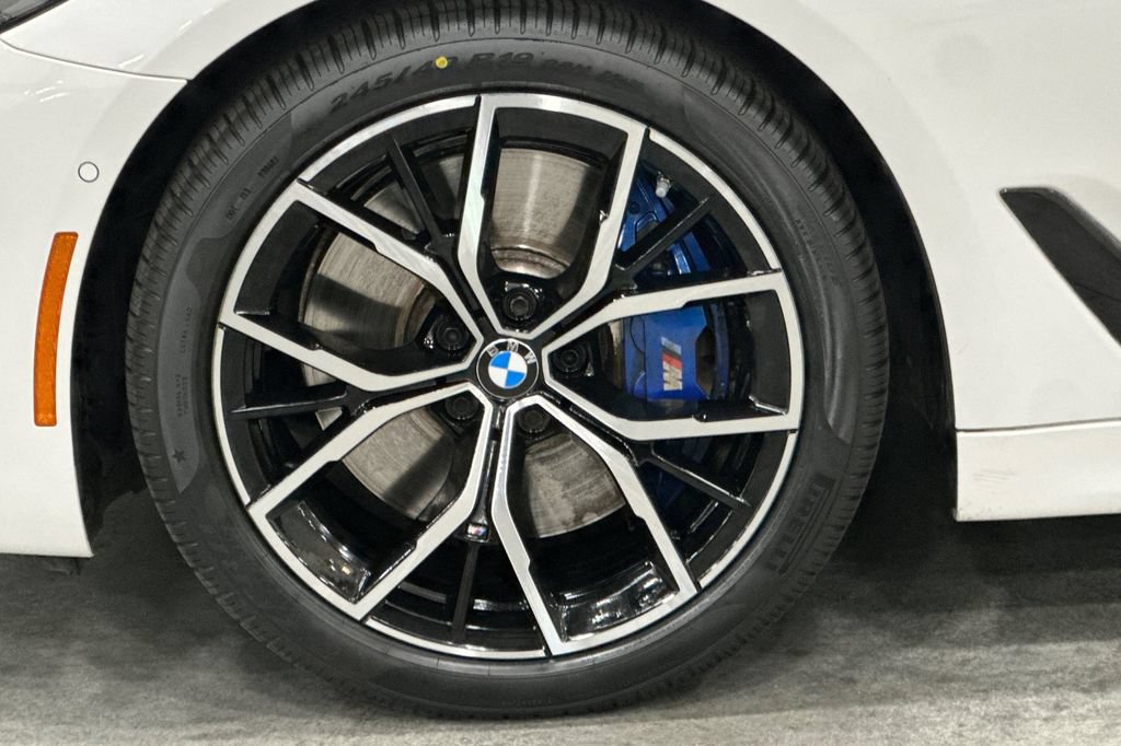 Certified 2023 BMW 540i w/ M Sport Package RWD image 34