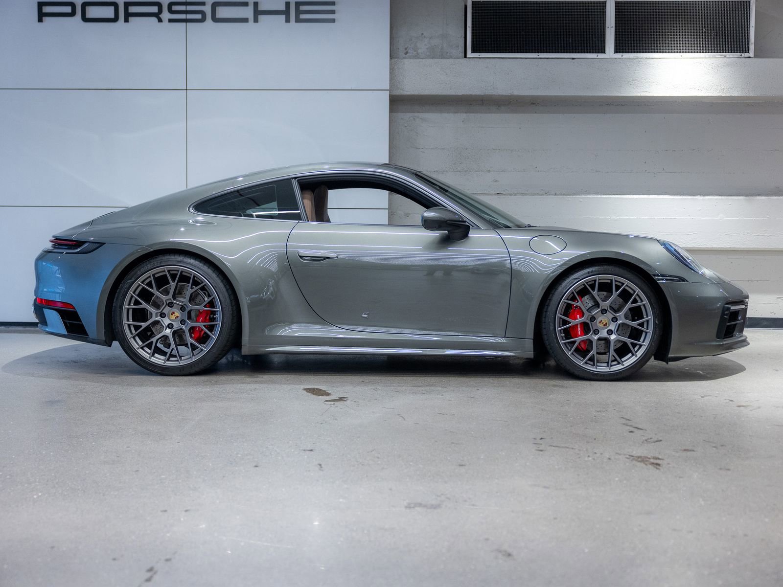 Certified 2020 Porsche 911 Carrera S w/ Premium Package RWD image 9