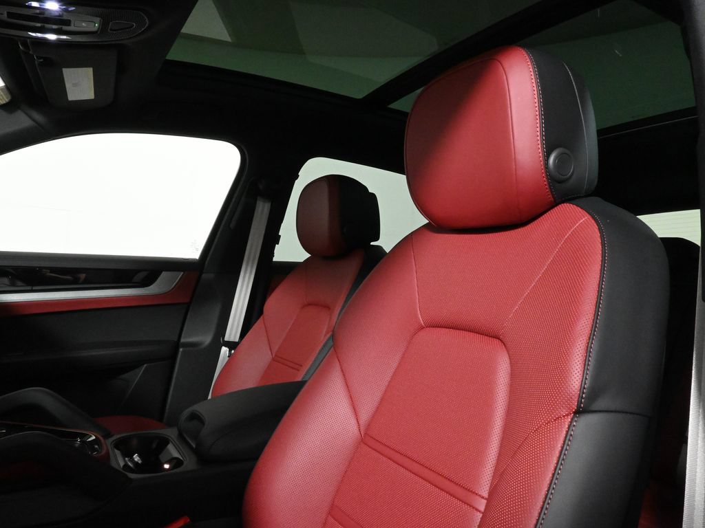 Used 2026 Porsche Cayenne S AWD/4WD image 15