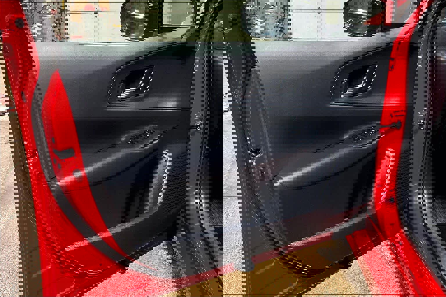 Used 2025 Toyota Prius Plug-In Hybrid image 19