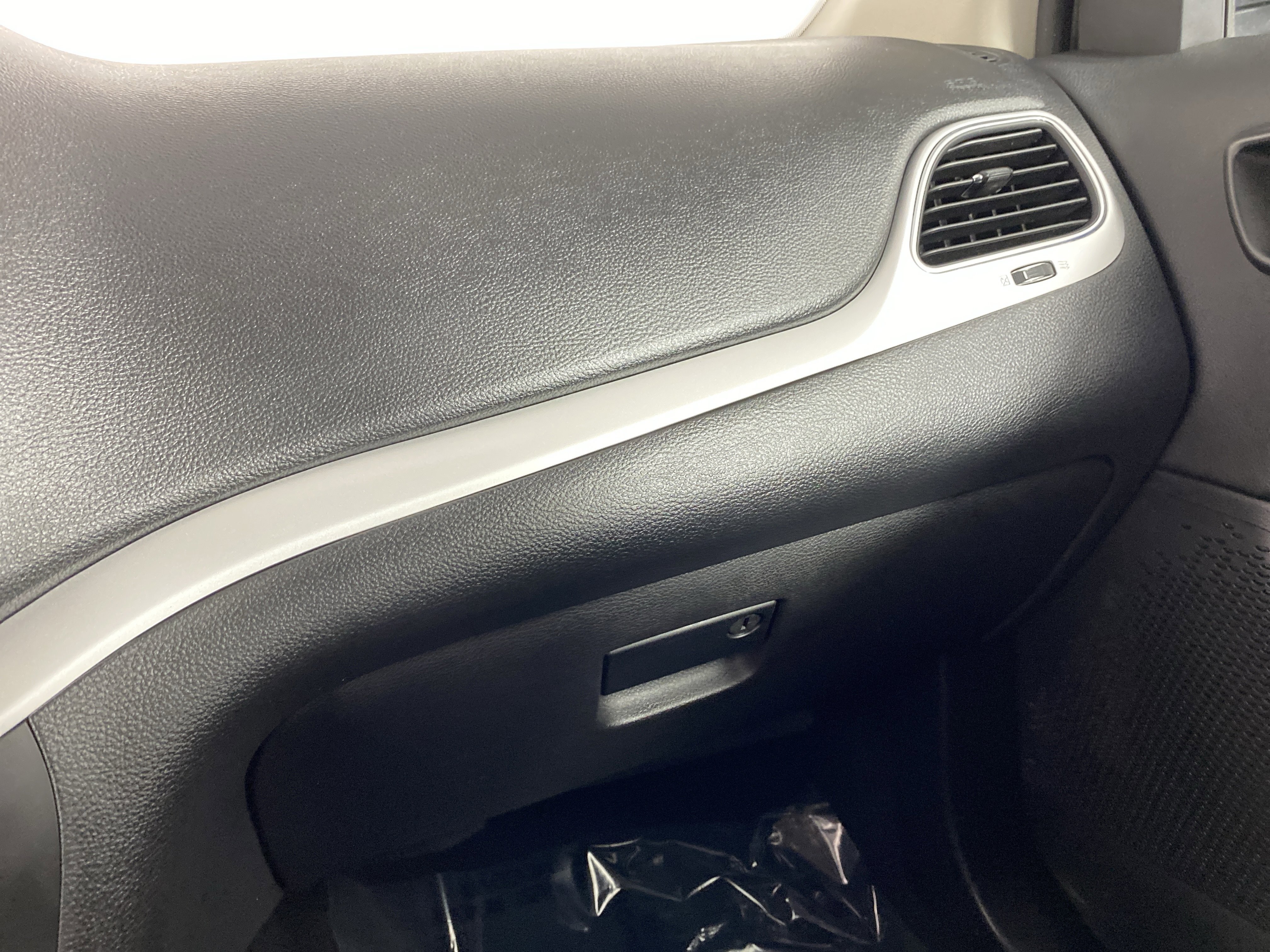 Used 2020 Dodge Journey SE image 26