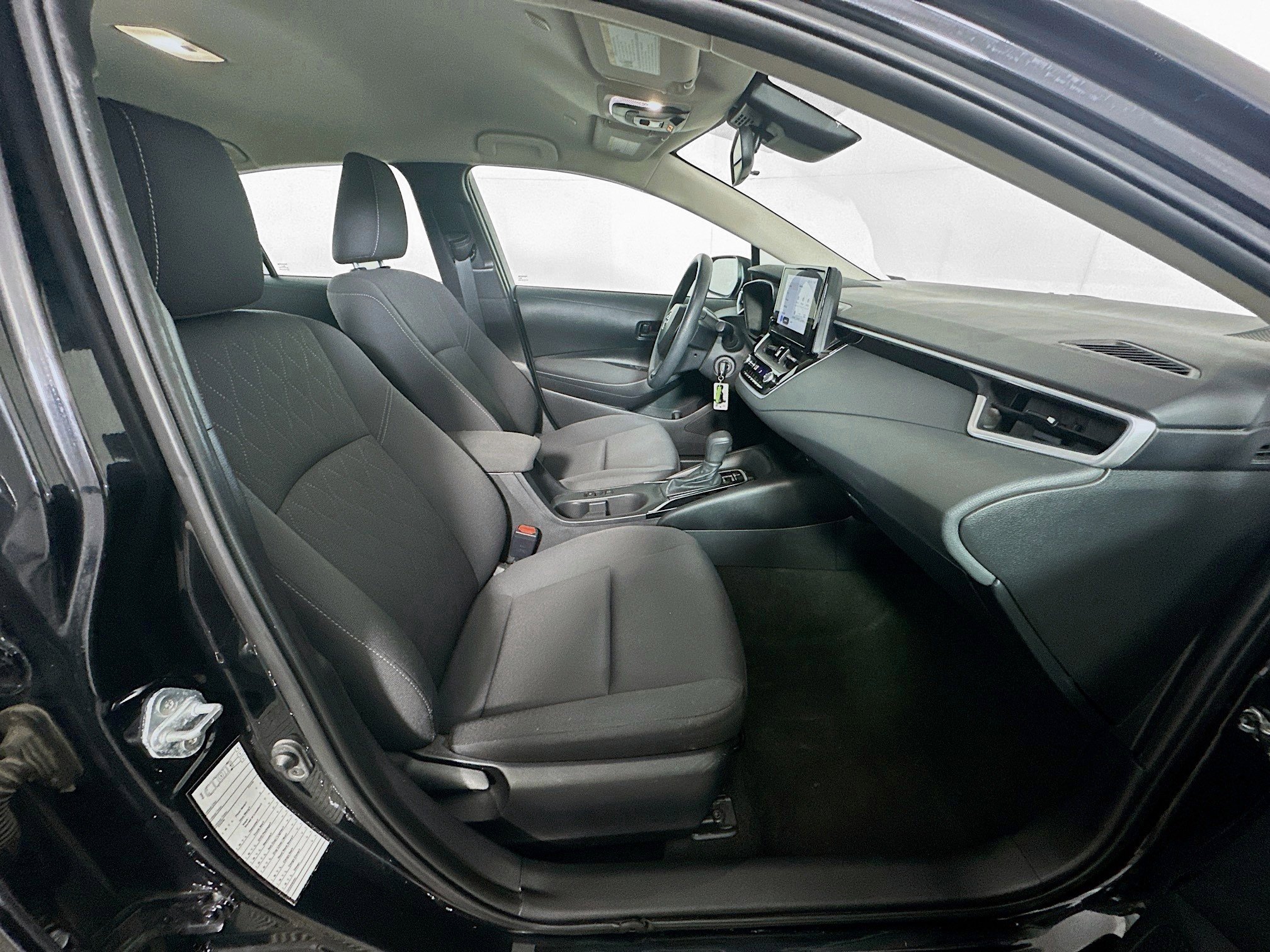 Used 2024 Toyota Corolla LE image 31