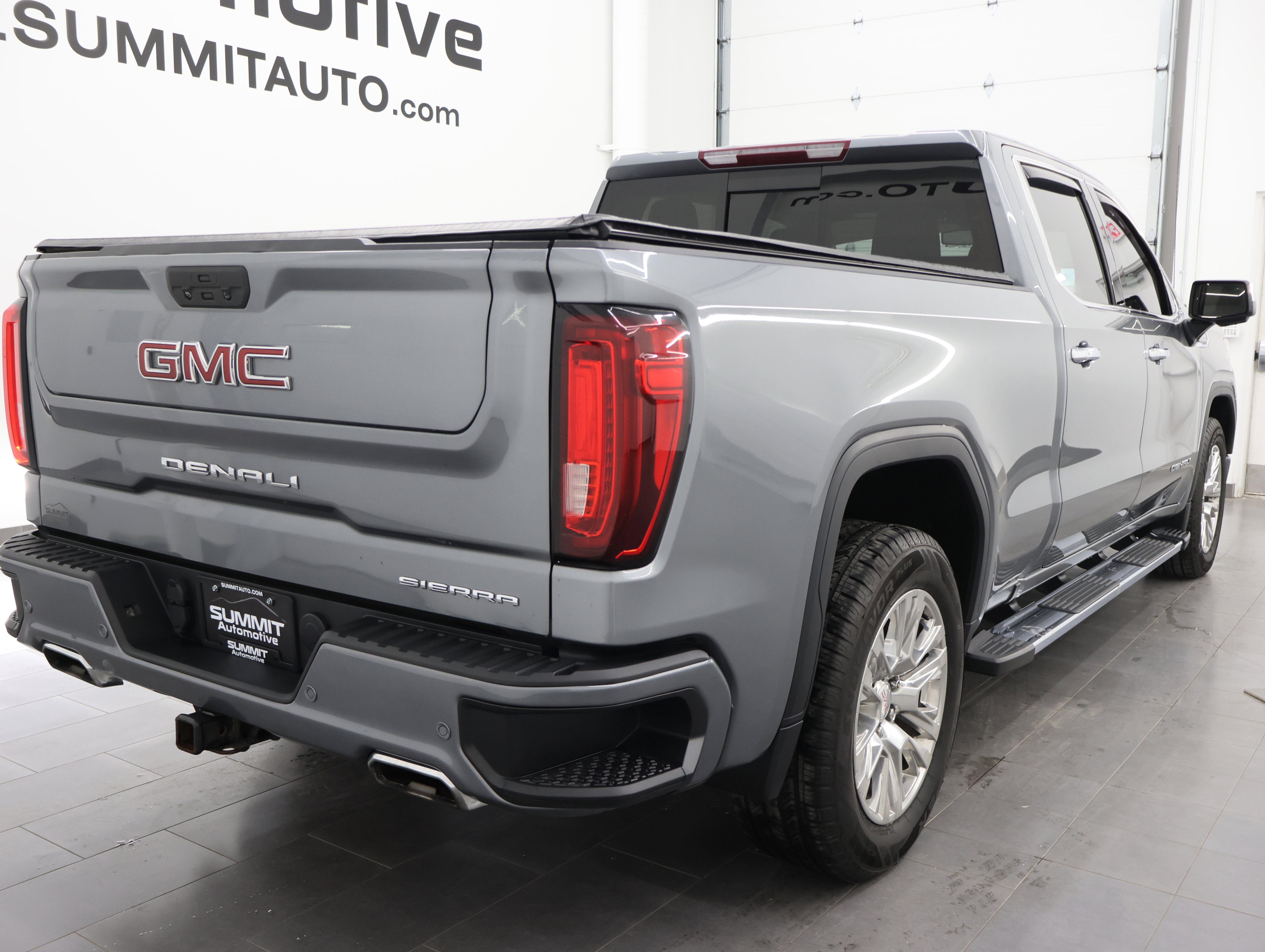 Used 2021 GMC Sierra 1500 Denali w/ Driver Alert Package II AWD/4WD image 4