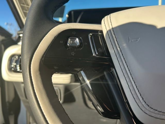 Used 2025 Lincoln Aviator AWD w/ Jet Appearance Package image 14