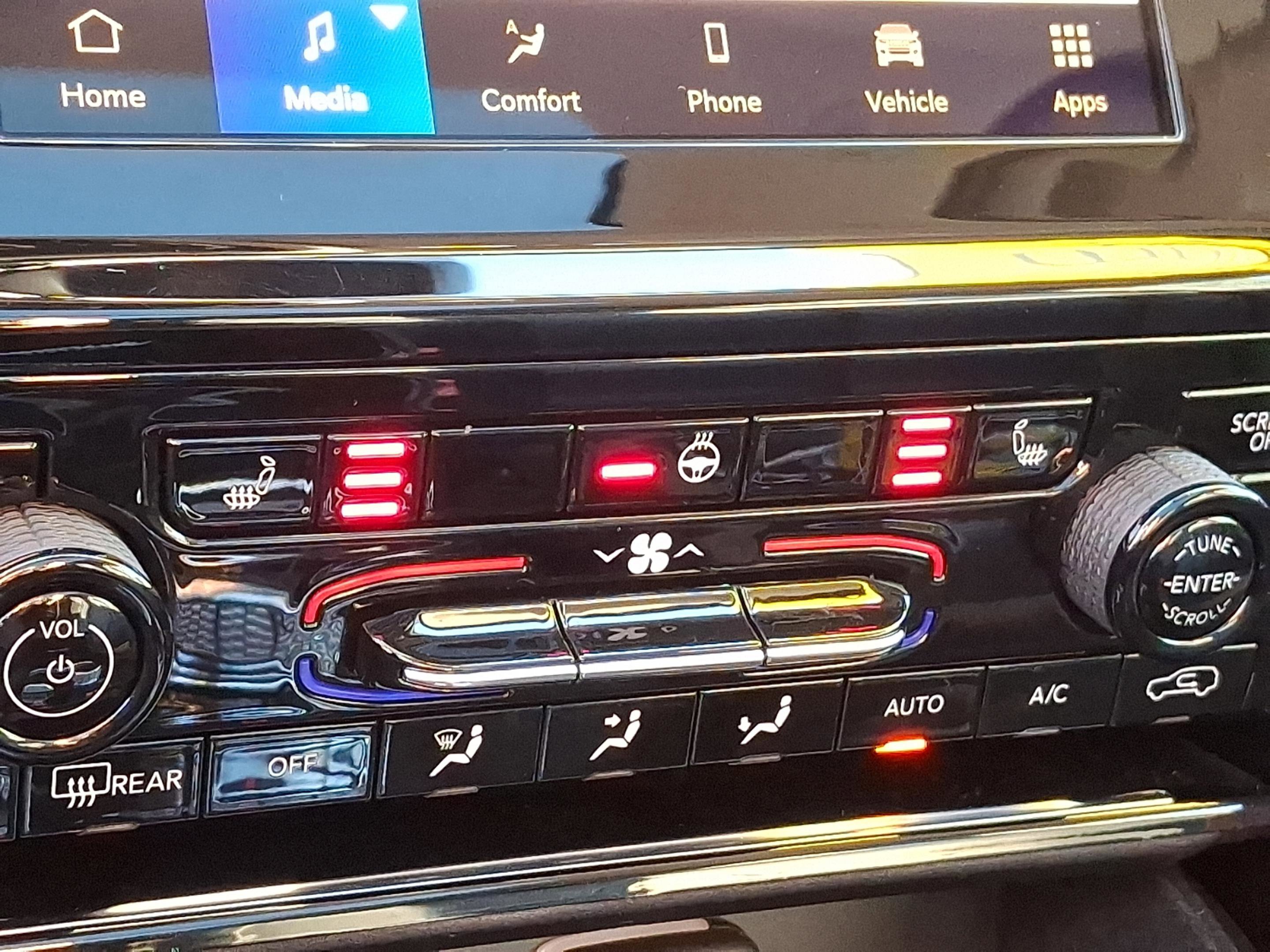 Certified 2022 Jeep Grand Cherokee Limited image 24