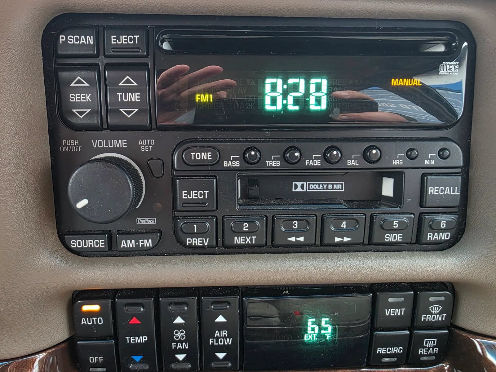 Used 2004 Buick Park Avenue FWD image 17