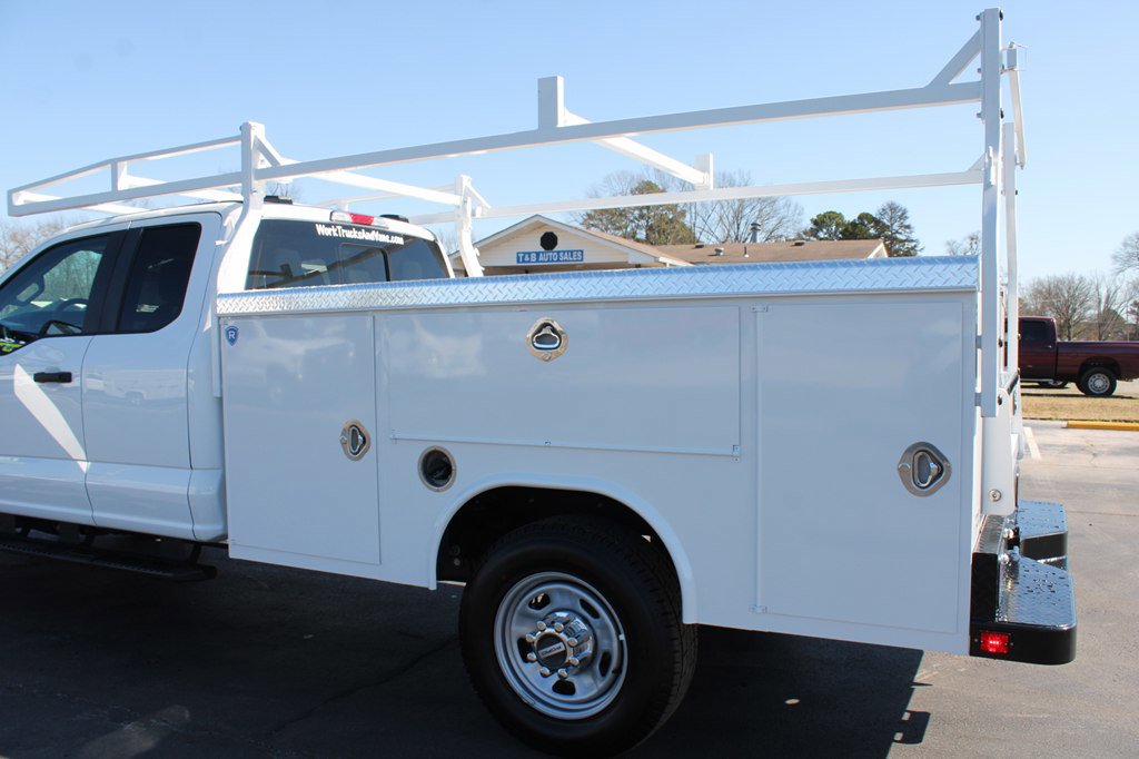 Used 2024 Ford F350 XL w/ XL Chrome Package image 31