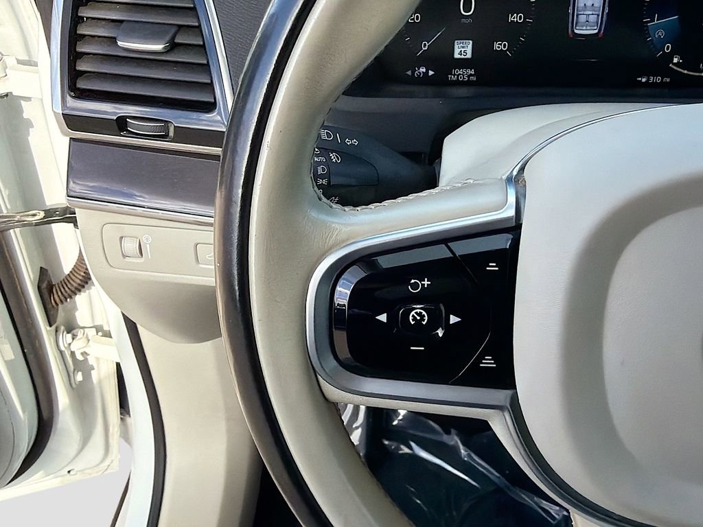 Used 2018 Volvo XC90 T6 Momentum w/ Convenience Package image 38