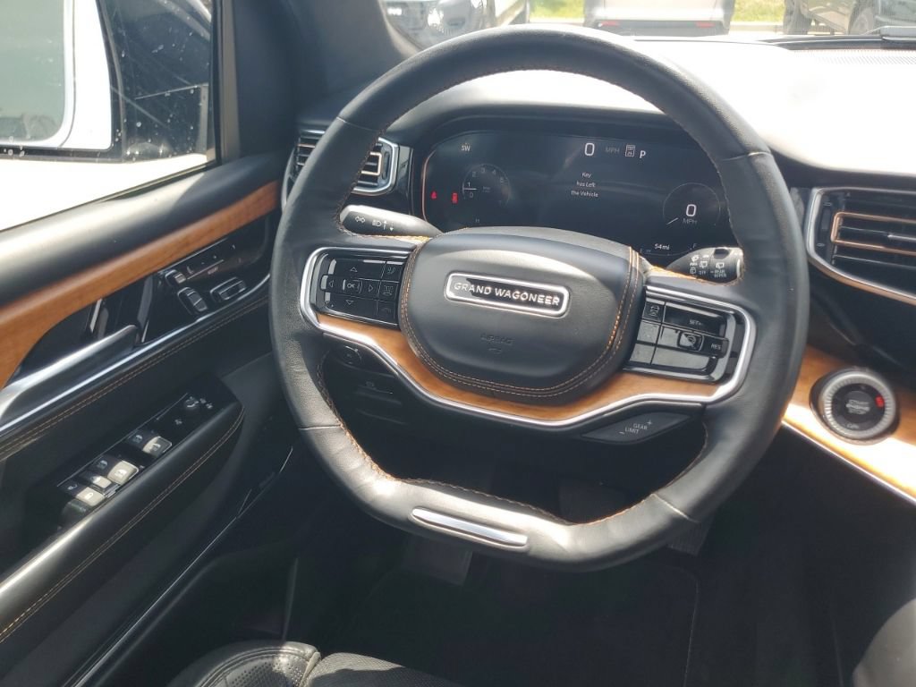 Used 2024 Jeep Grand Wagoneer L Series III AWD/4WD image 7