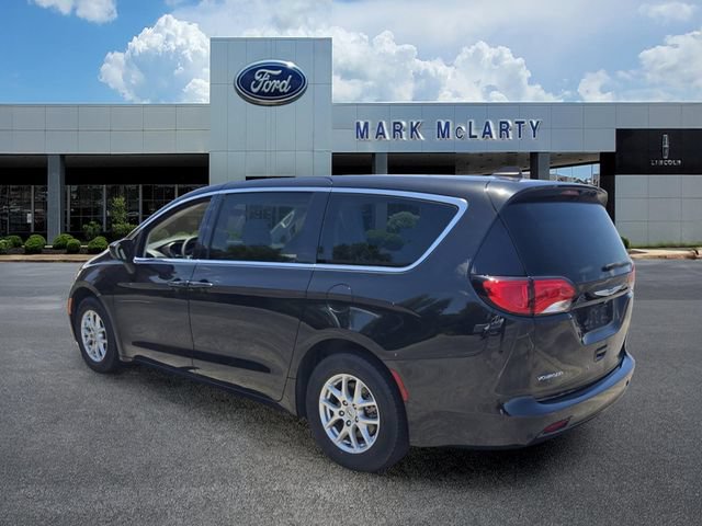 Used 2022 Chrysler Voyager LX FWD image 3