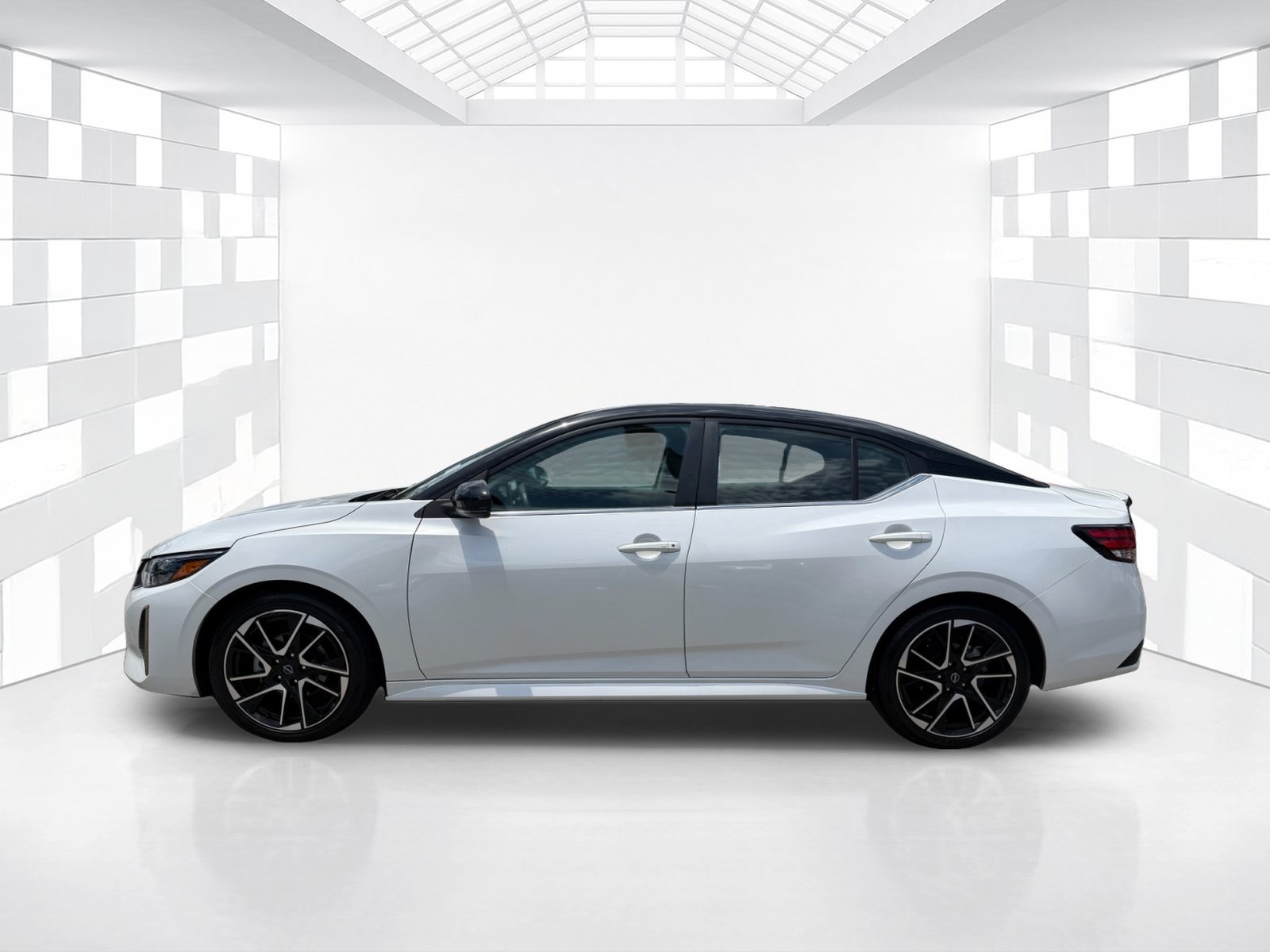 Used 2024 Nissan Sentra SR FWD image 4