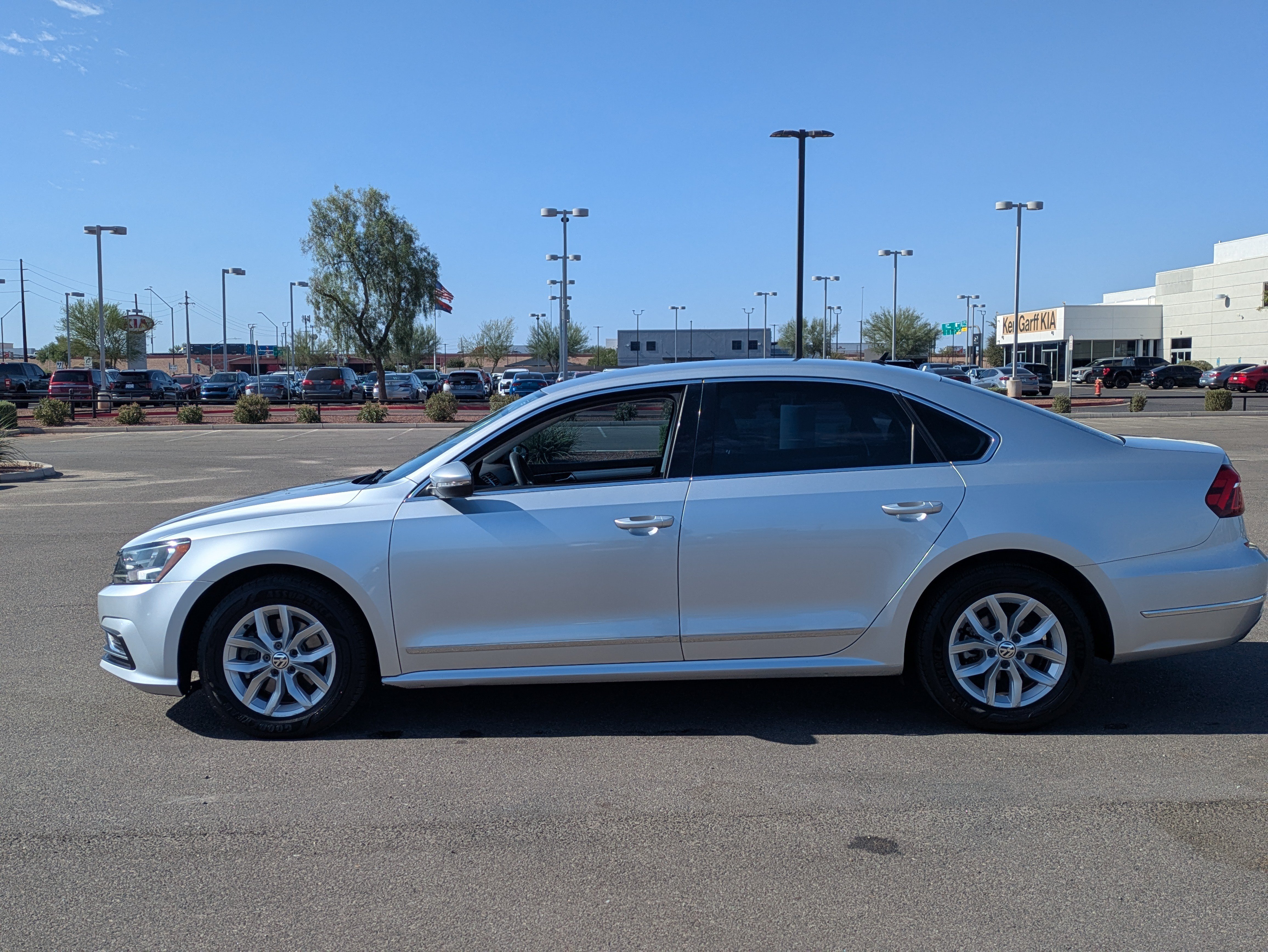 Used 2017 Volkswagen Passat 1.8T S FWD image 2