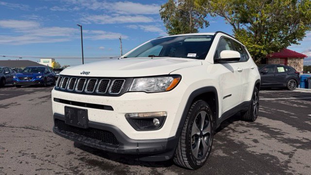 Used 2017 Jeep Compass Latitude AWD/4WD image 5