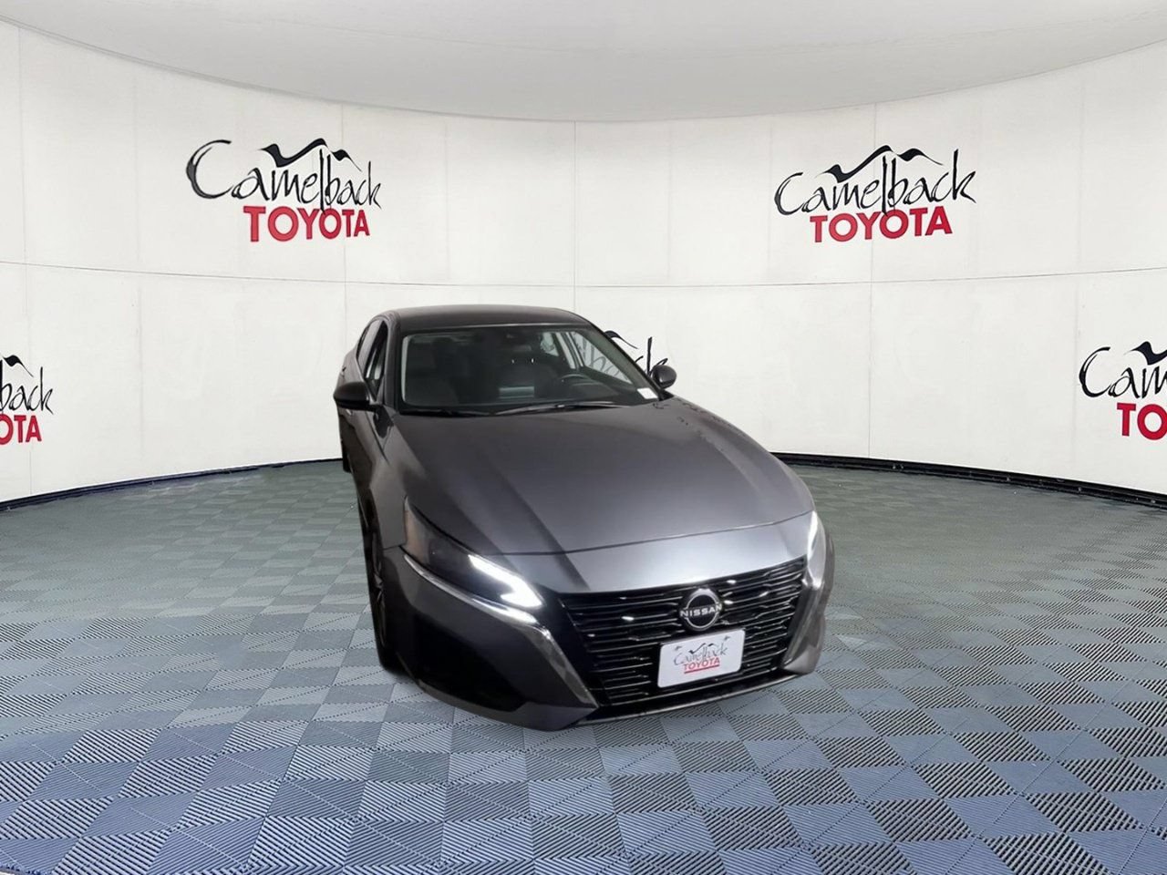 Used 2025 Nissan Altima 2.5 SV FWD image 4