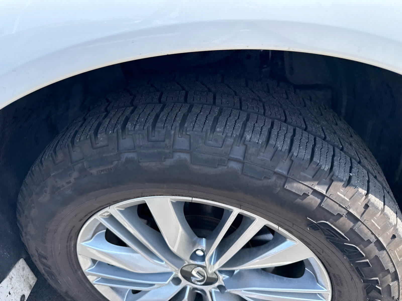 Used 2020 INFINITI QX80 Luxe w/ All-Season Package RWD image 2