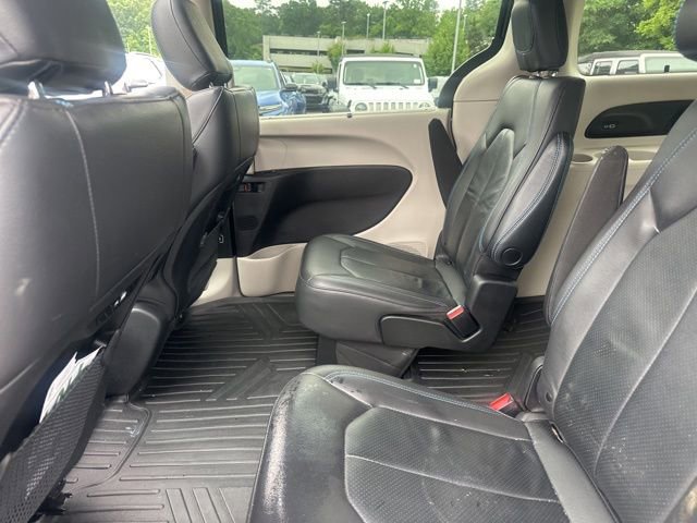Used 2021 Chrysler Pacifica Touring-L w/ Premium & Safety Sphere Group FWD image 14