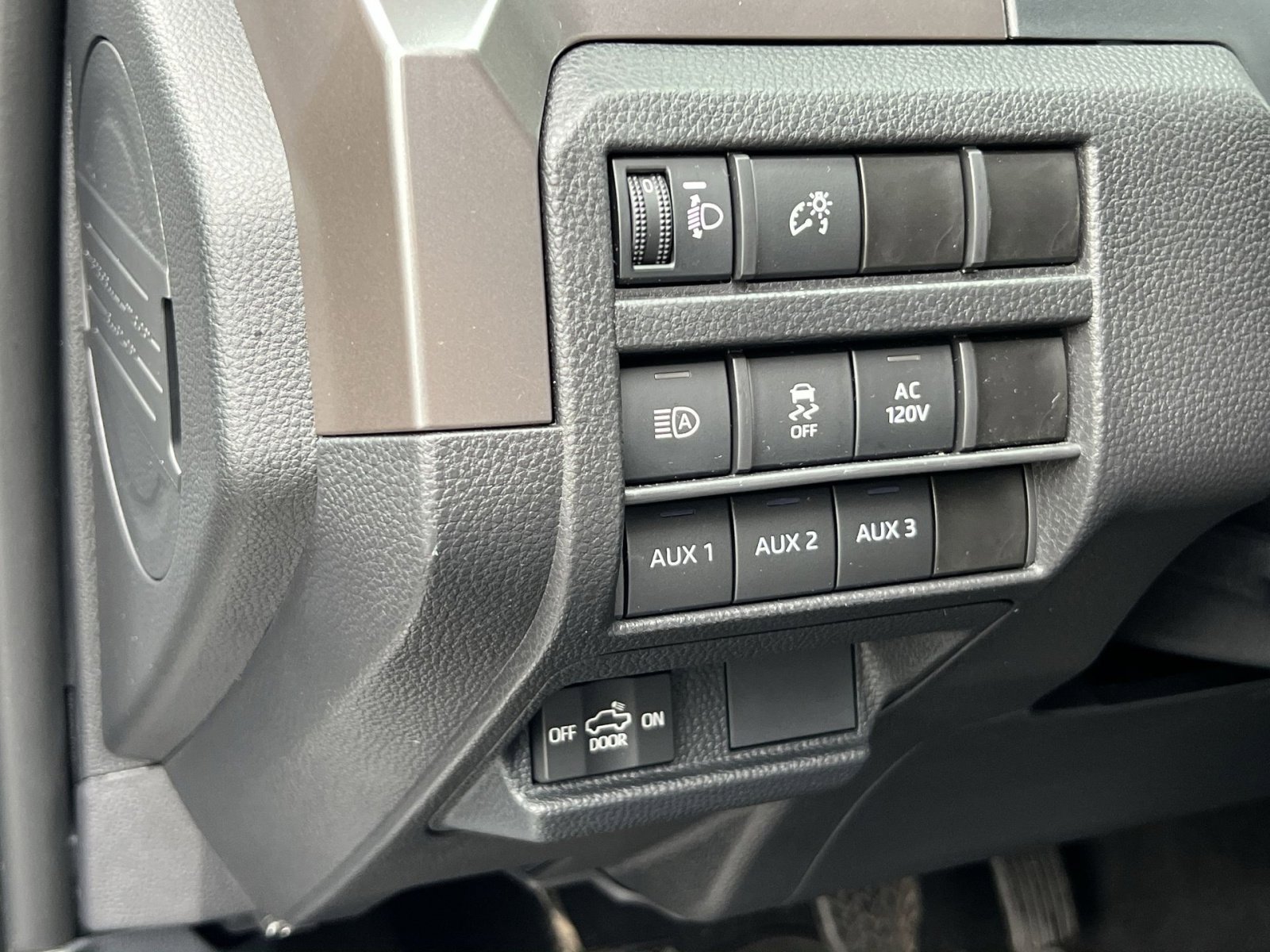 Used 2024 Toyota Tacoma TRD Off-Road w/ TRD Off Road Upgrade Package image 27