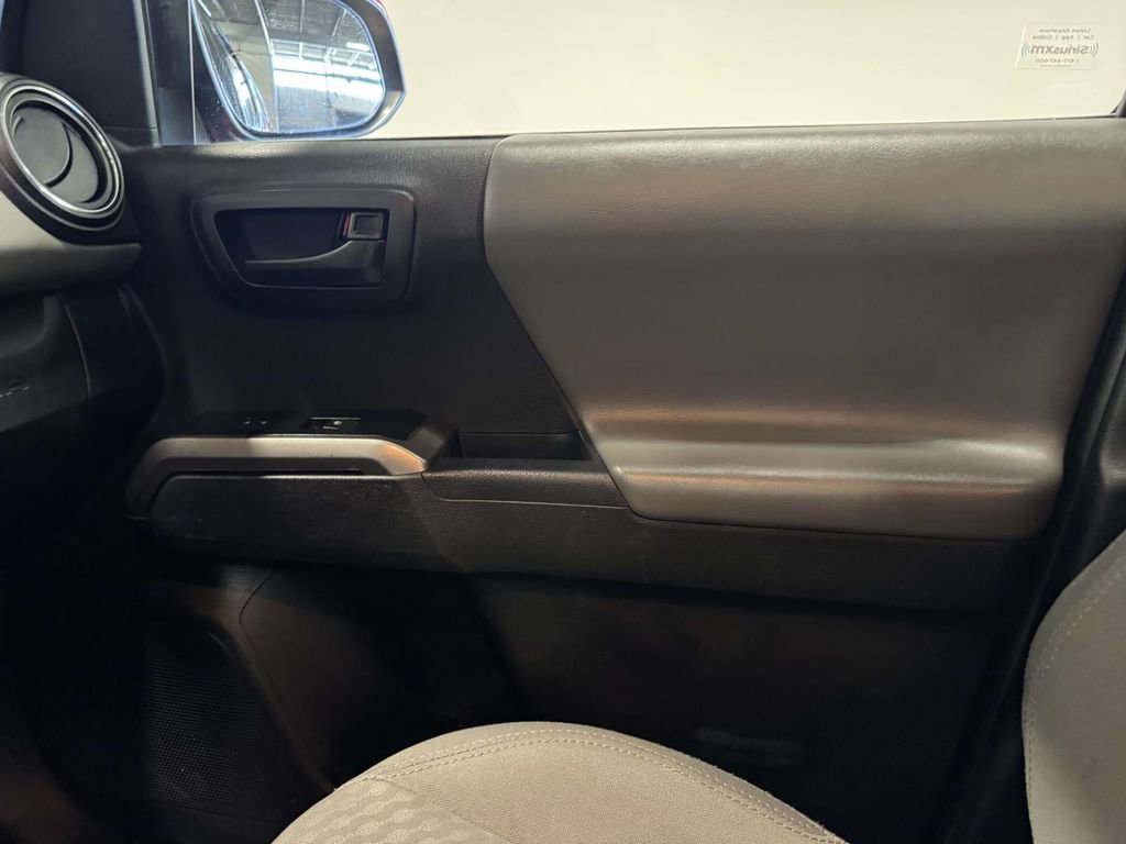 Used 2022 Toyota Tacoma SR5 image 31