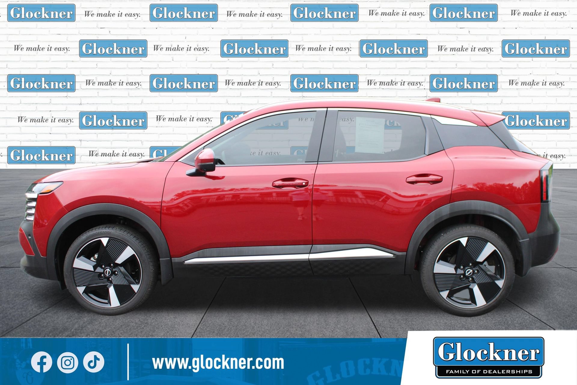 Used 2025 Nissan Kicks SR FWD image 9