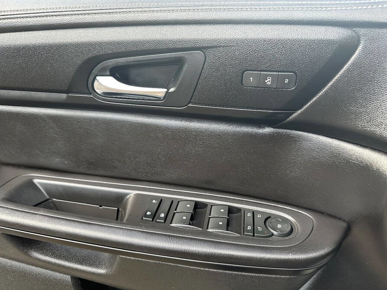 Used 2016 Chevrolet Traverse LT image 21