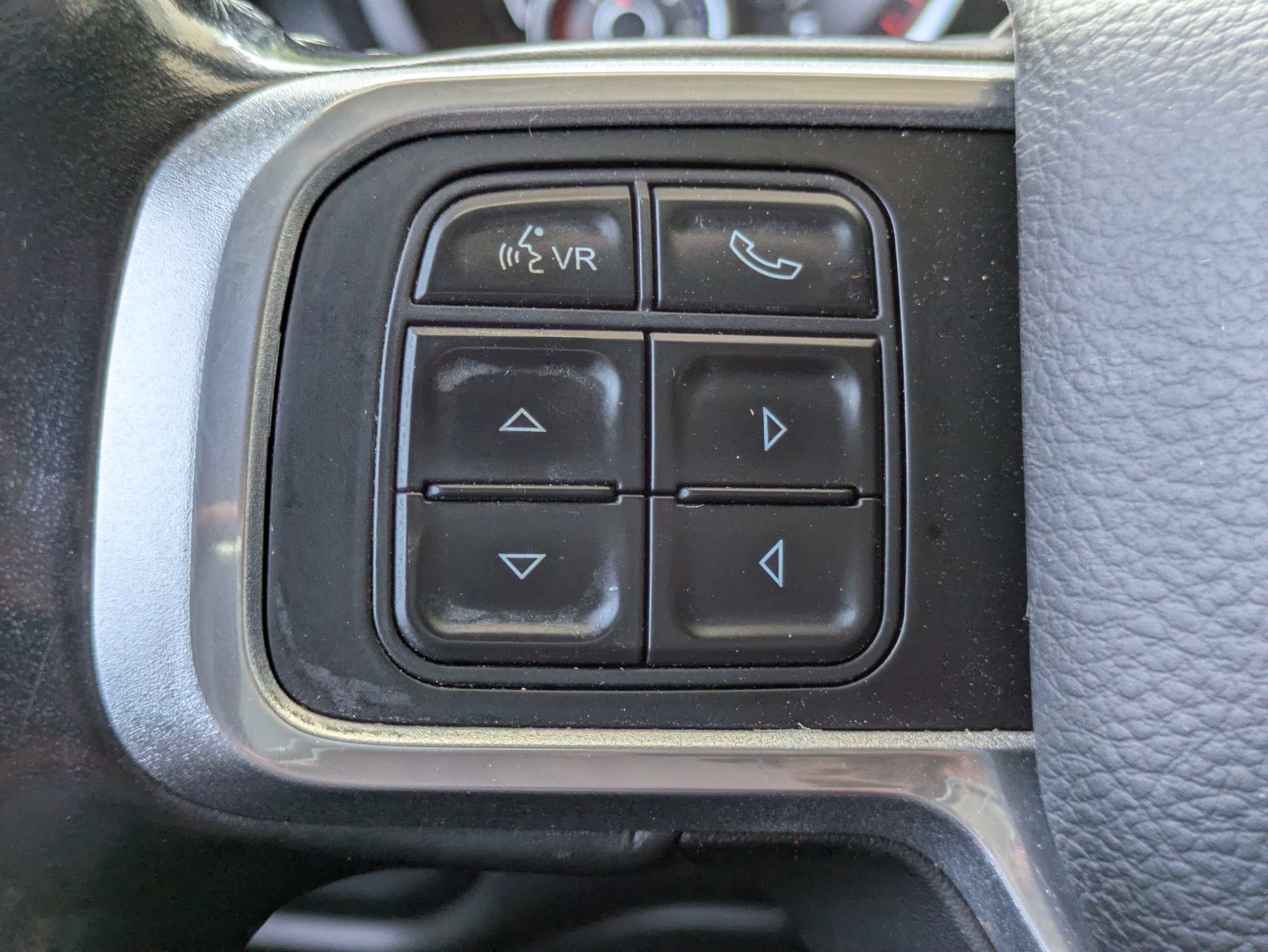 Used 2020 RAM 2500 Laramie w/ Chrome Appearance Group AWD/4WD image 14