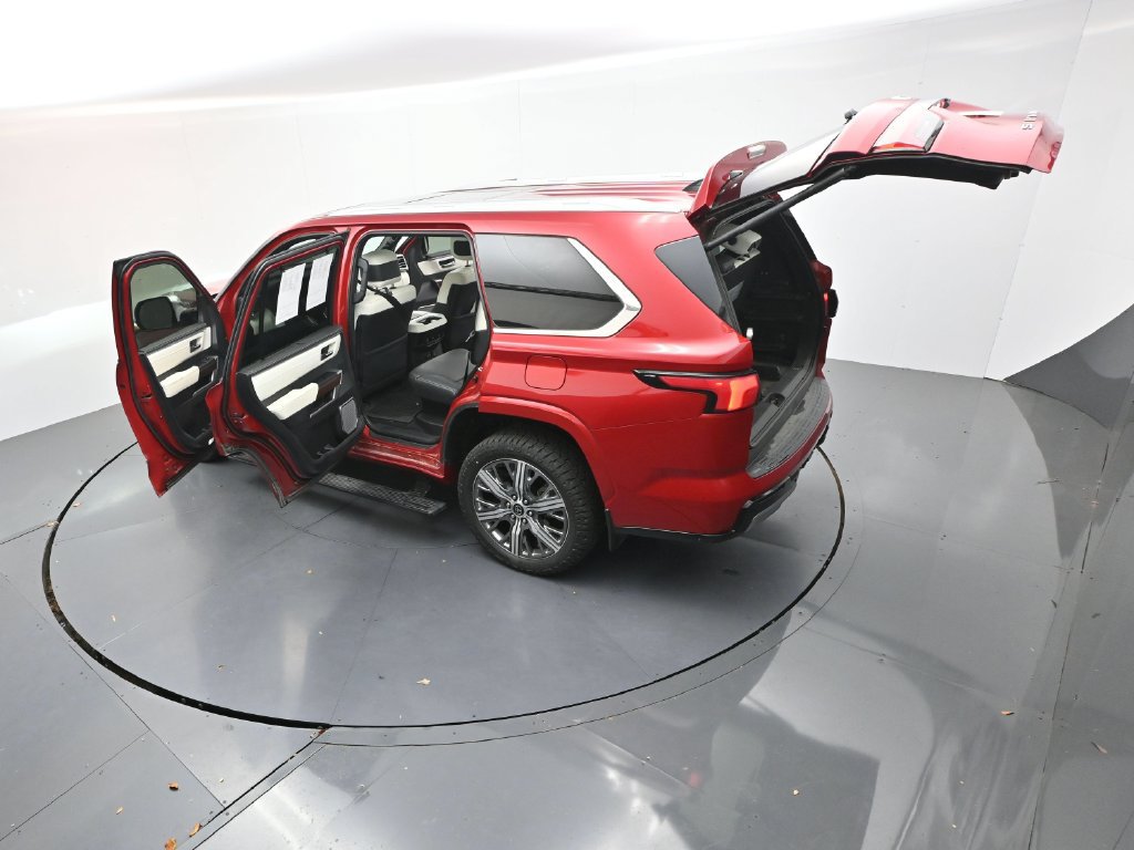 Used 2023 Toyota Sequoia Capstone AWD/4WD image 38