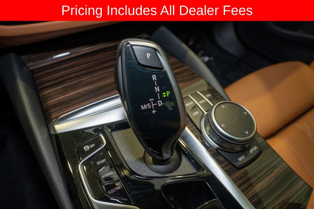 Used 2021 BMW 530e xDrive w/ Premium Package AWD/4WD image 19