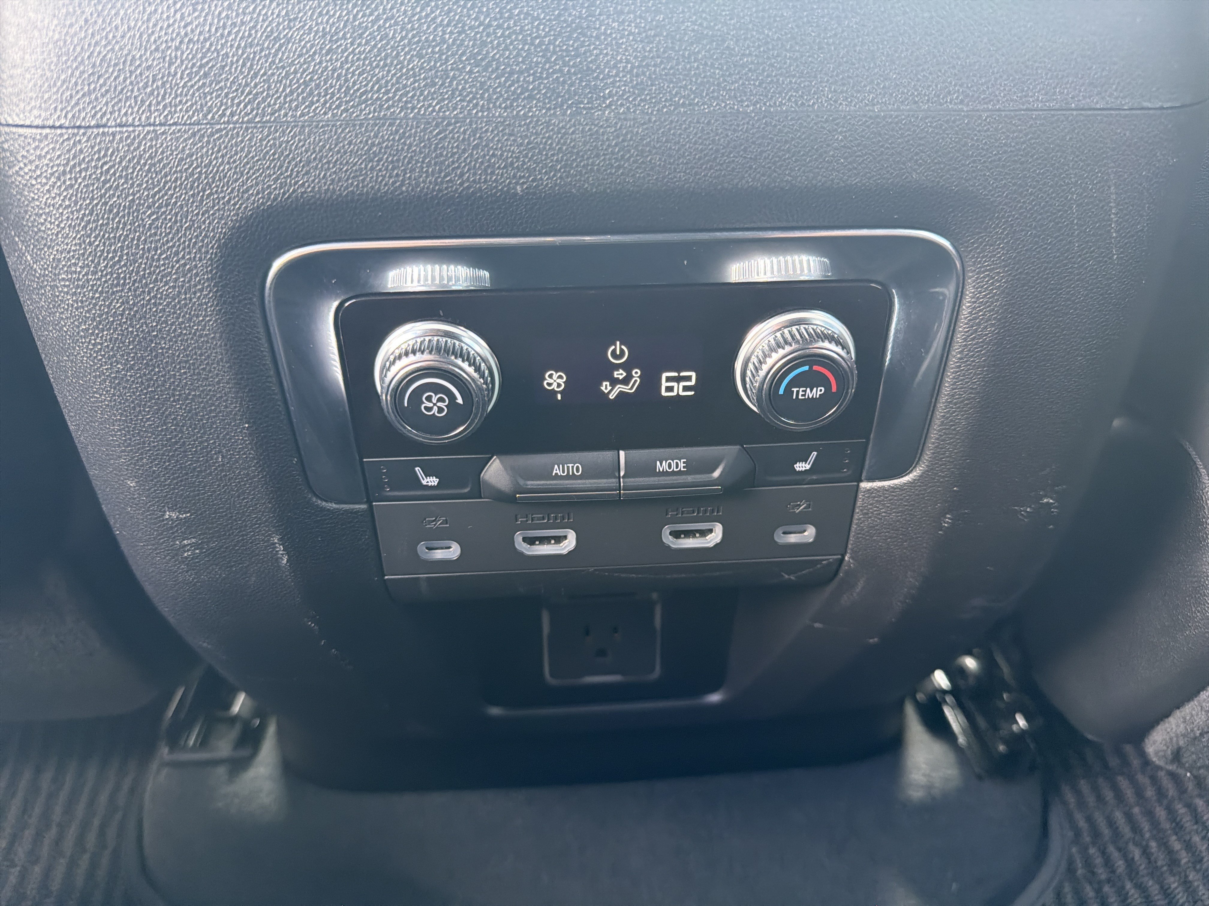 Certified 2023 GMC Yukon XL Denali Ultimate AWD/4WD image 25
