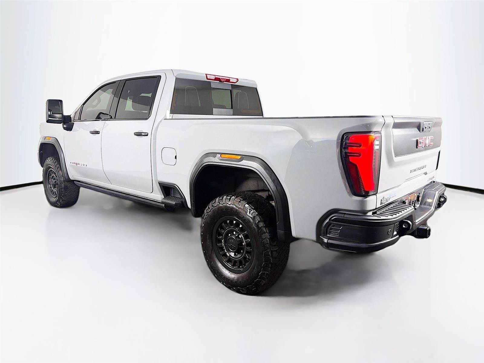 Used 2024 GMC Sierra 2500 AT4X w/ AT4X AEV Edition AWD/4WD image 9