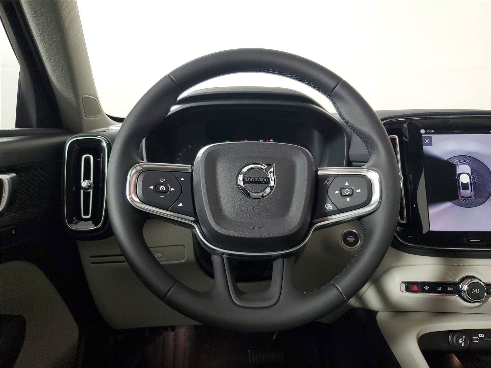 New 2026 Volvo XC40 B5 Plus w/ Protection Package Premier AWD/4WD image 16