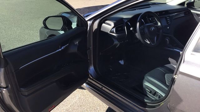 Used 2020 Toyota Camry SE image 20