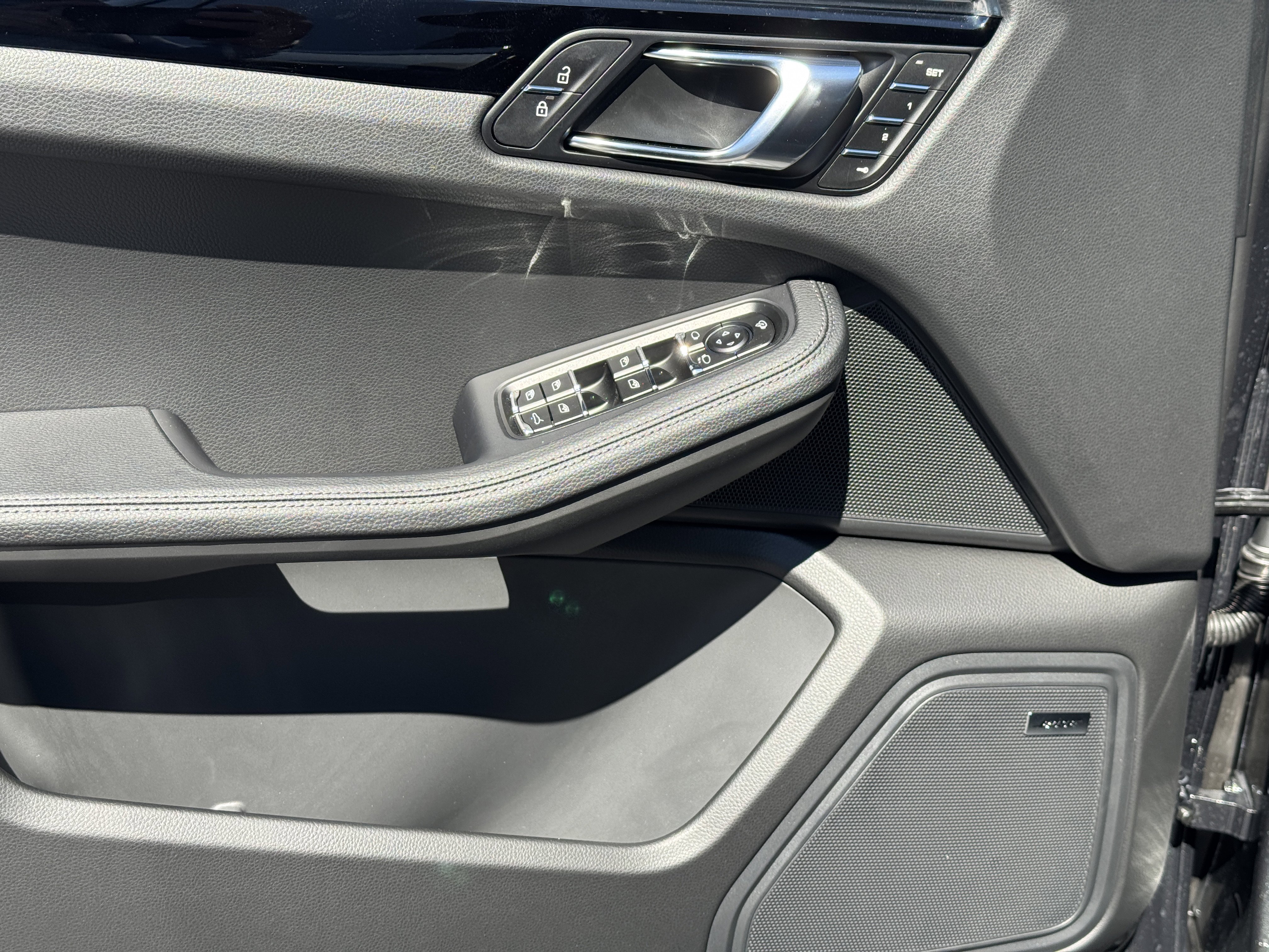 New 2026 Porsche Macan image 19