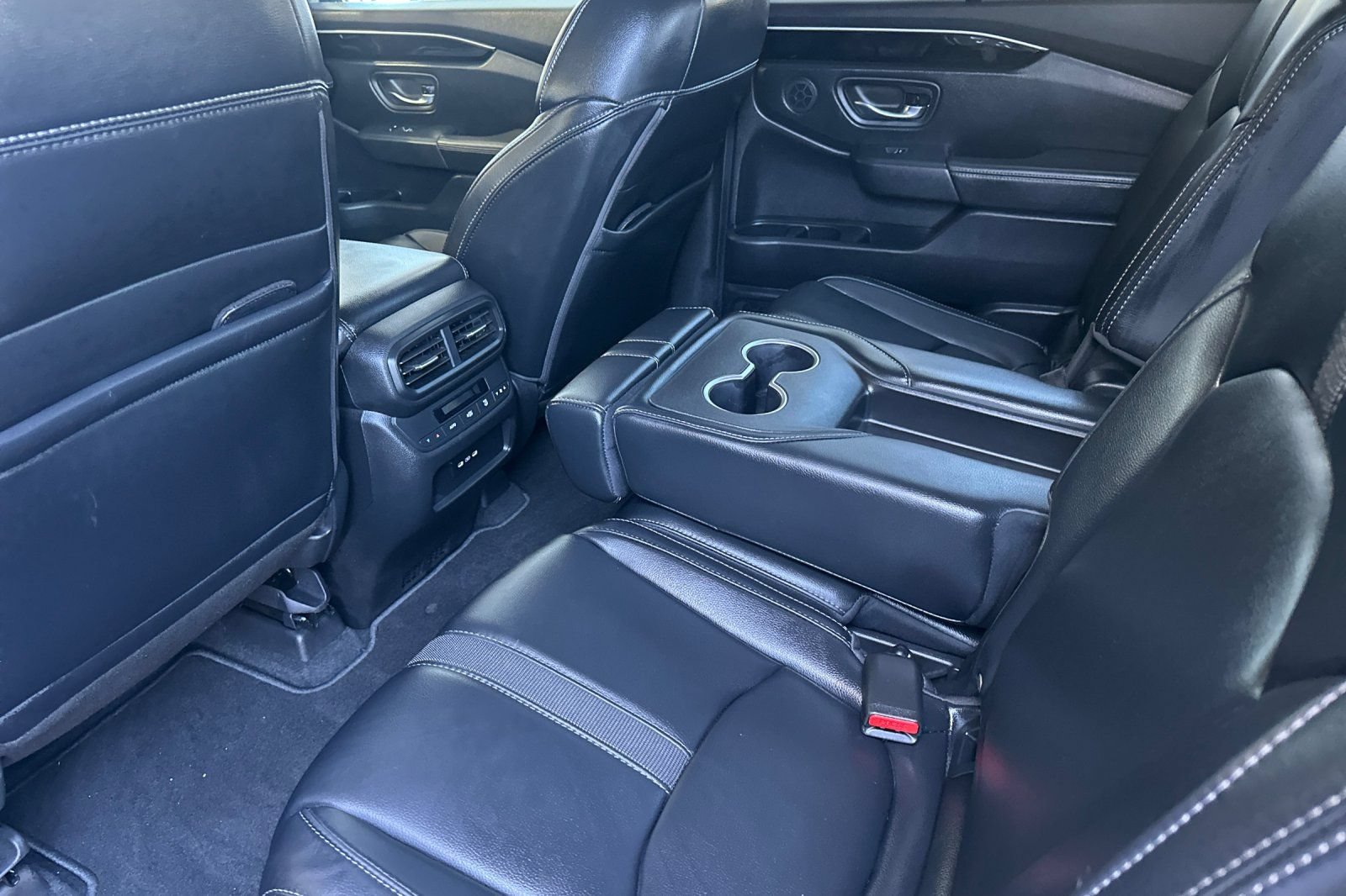 Used 2025 Honda Pilot Touring image 12