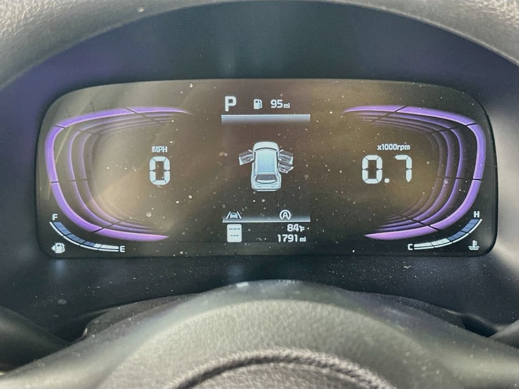 Used 2025 Kia Soul LX w/ LX Technology Package FWD image 24