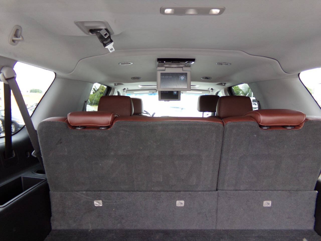 Used 2019 Chevrolet Suburban Premier w/ Premier Plus Edition AWD/4WD image 24