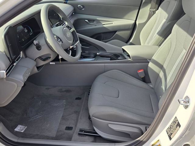 New 2026 Hyundai Elantra SE FWD image 5
