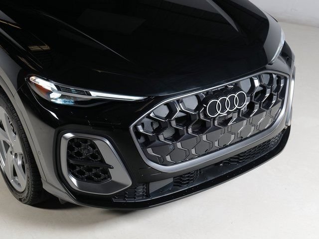 Used 2025 Audi Q5 Premium Plus w/ Premium Plus AWD/4WD image 32