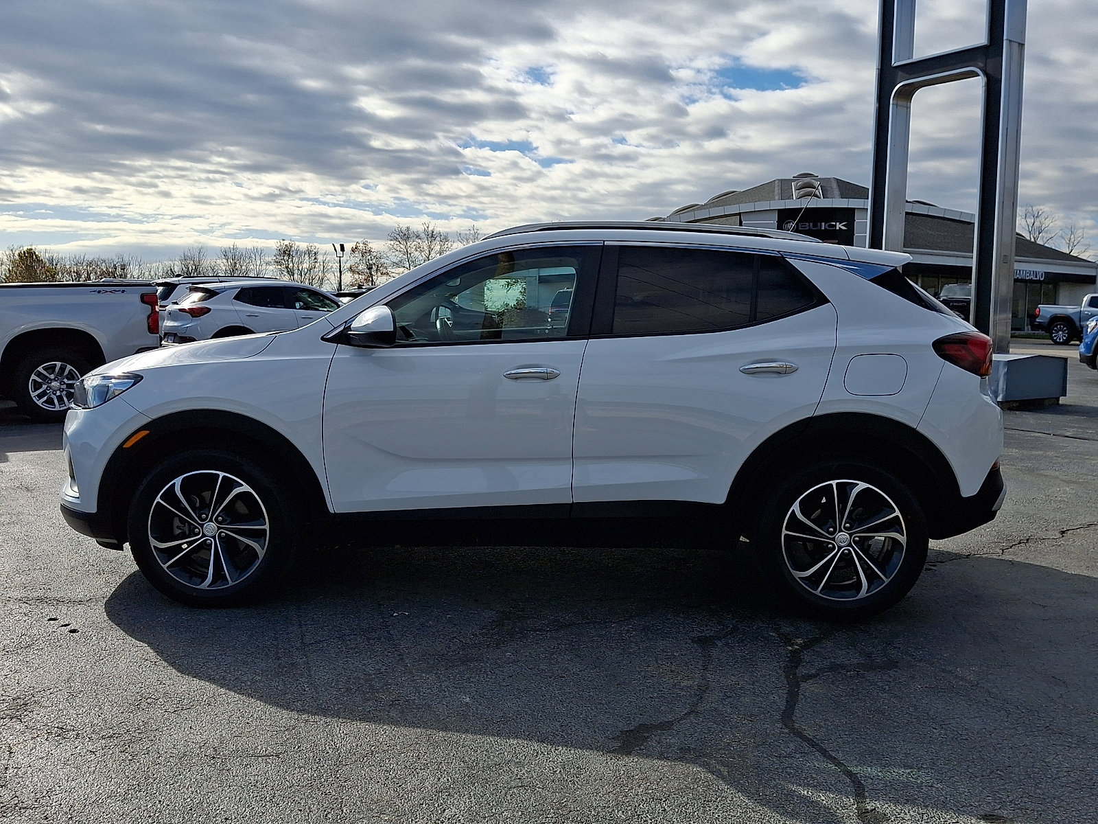 Certified 2023 Buick Encore GX Select image 4