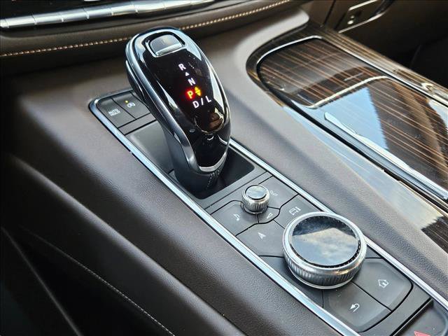 Used 2022 Cadillac Escalade ESV Premium Luxury w/ Performance Package AWD/4WD image 11