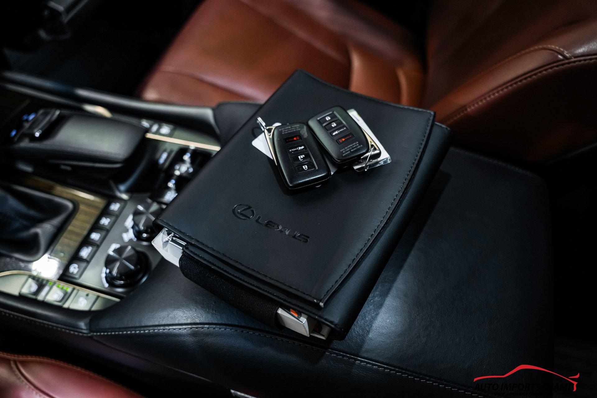 Used 2021 Lexus LX 570 4WD w/ Luxury Package image 88