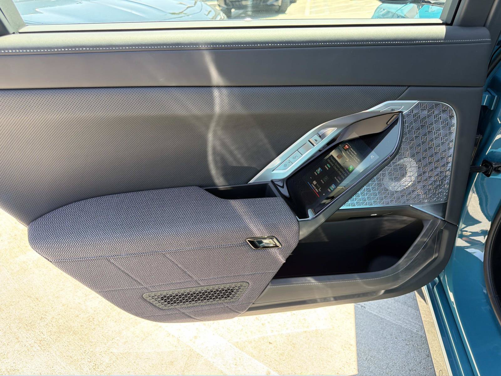 Used 2025 BMW i7 M70 AWD/4WD image 10