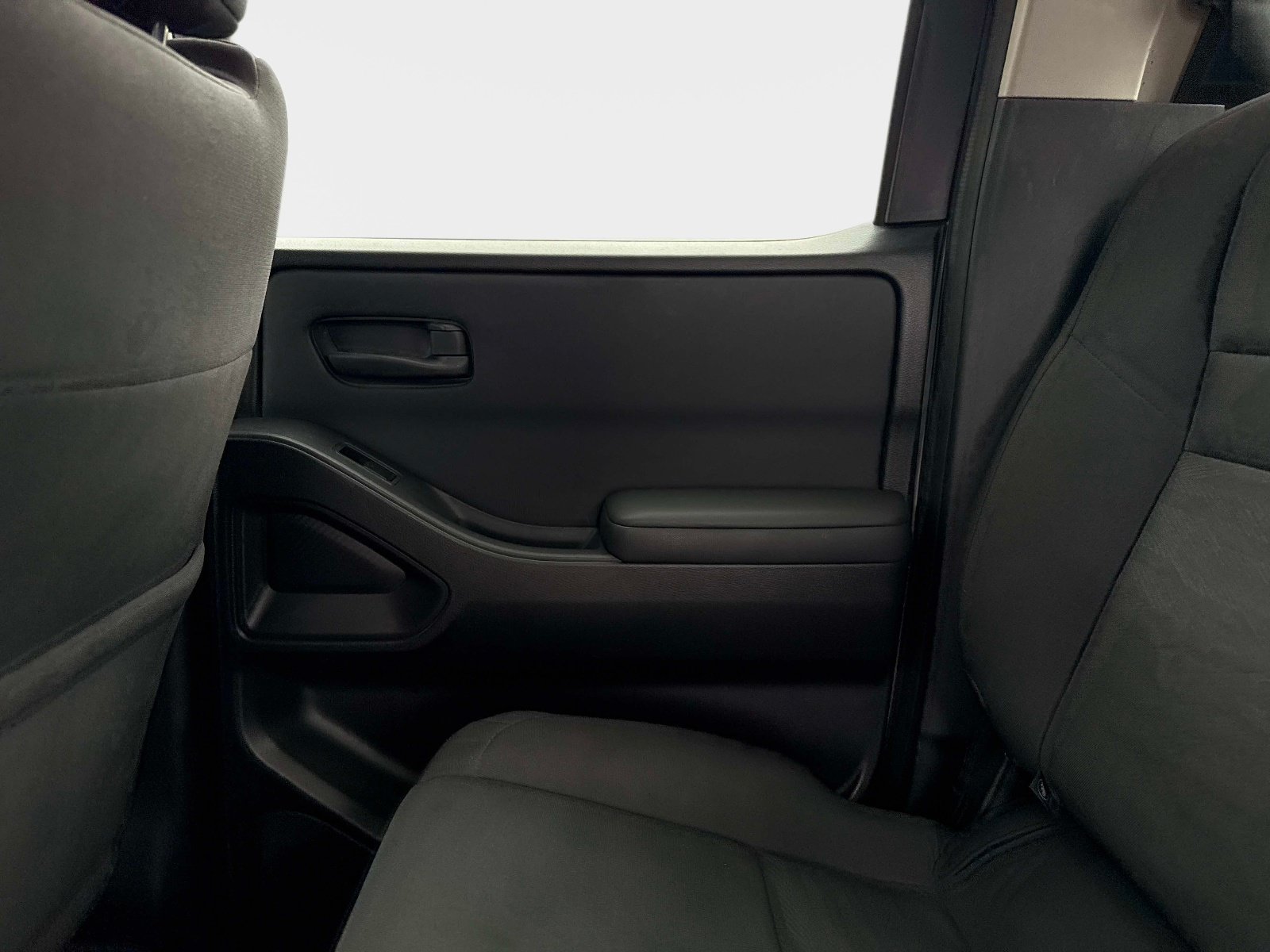 Used 2022 Nissan Frontier S w/ Technology Package RWD image 16