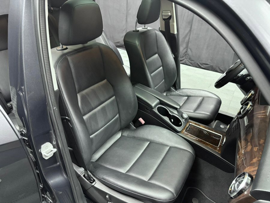 Used 2014 Mercedes-Benz GLK 350 4MATIC w/ Sport Package w/ Premium 1 Package image 33