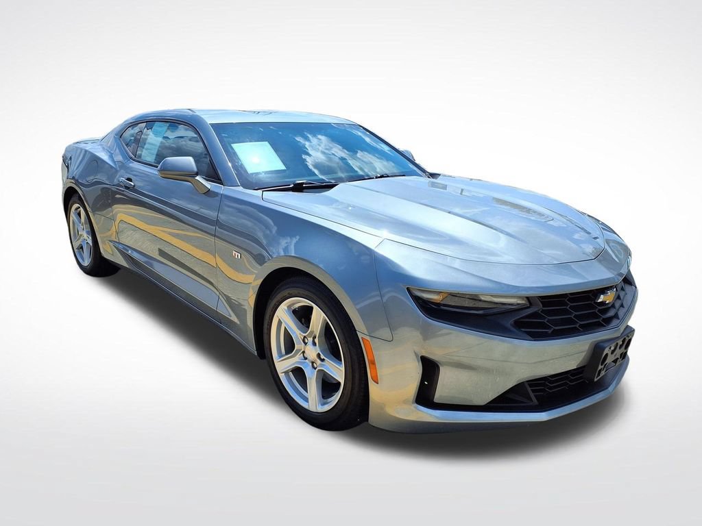Used 2023 Chevrolet Camaro LT RWD image 3