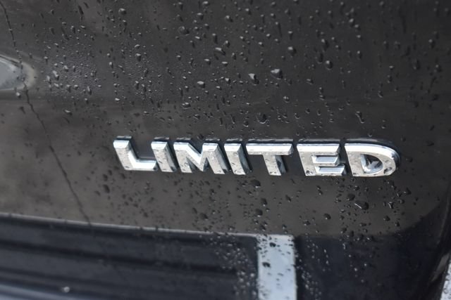 Used 2019 Jeep Grand Cherokee Limited w/ Trailer Tow Group IV AWD/4WD image 17