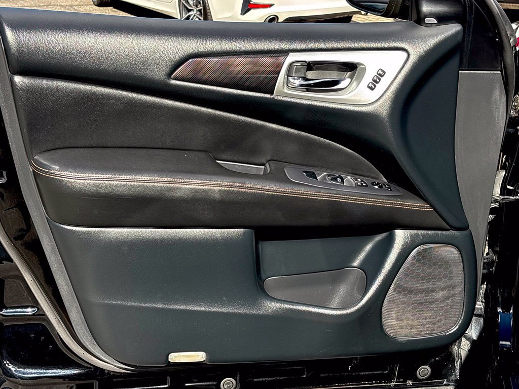 Used 2019 Nissan Pathfinder SL AWD/4WD image 12